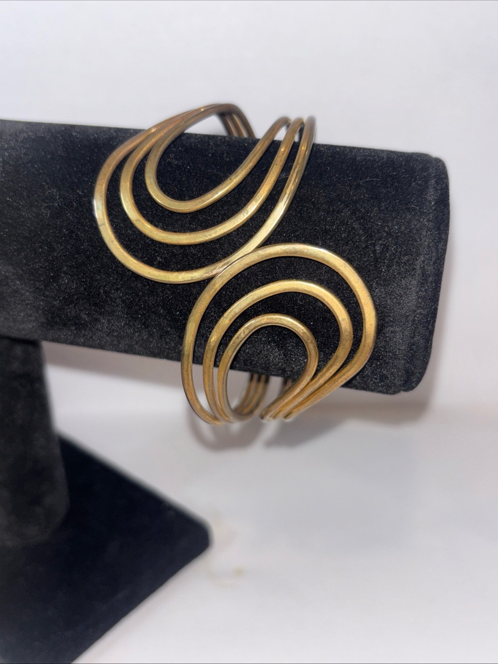 Vintage Abstract Swirl Hinged Cuff Bracelet Gold Tone Modernist Statement